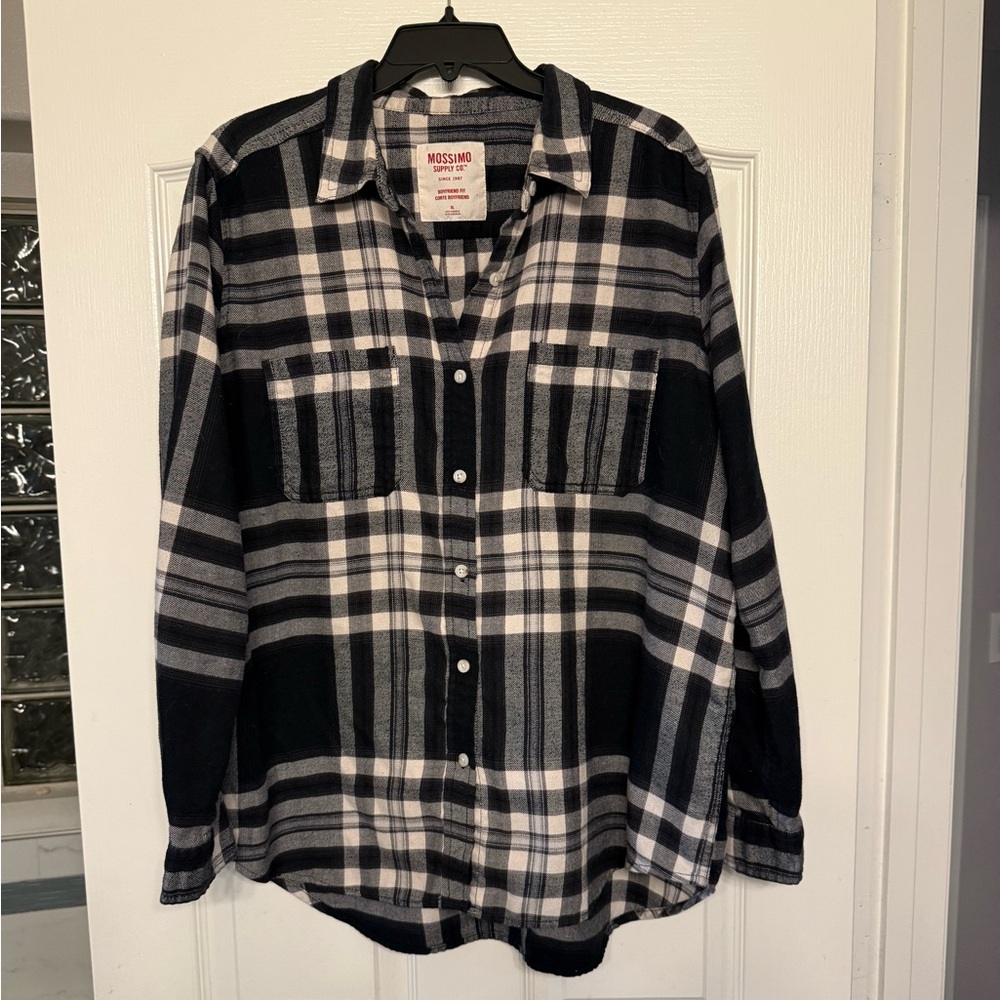 Comfy Mossimo Boyfriend Fit Size XL Flannel Black, White, Gray Plaid - Picture 3 of 15